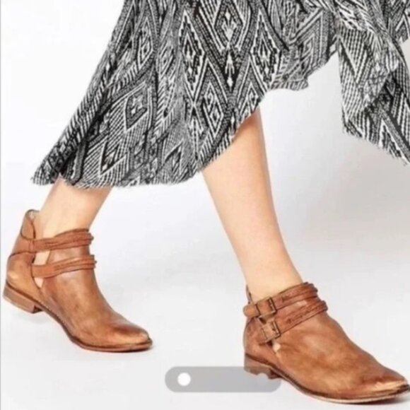 FREE PEOPLE "Braeburn" Size 36EU/6US Distressed Brown Leather 2-Strap Bootie - Picture 1 of 15